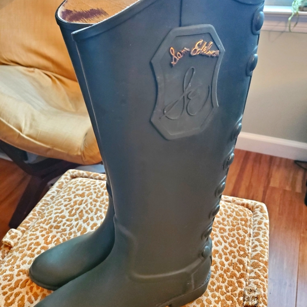 Black Rain Boots